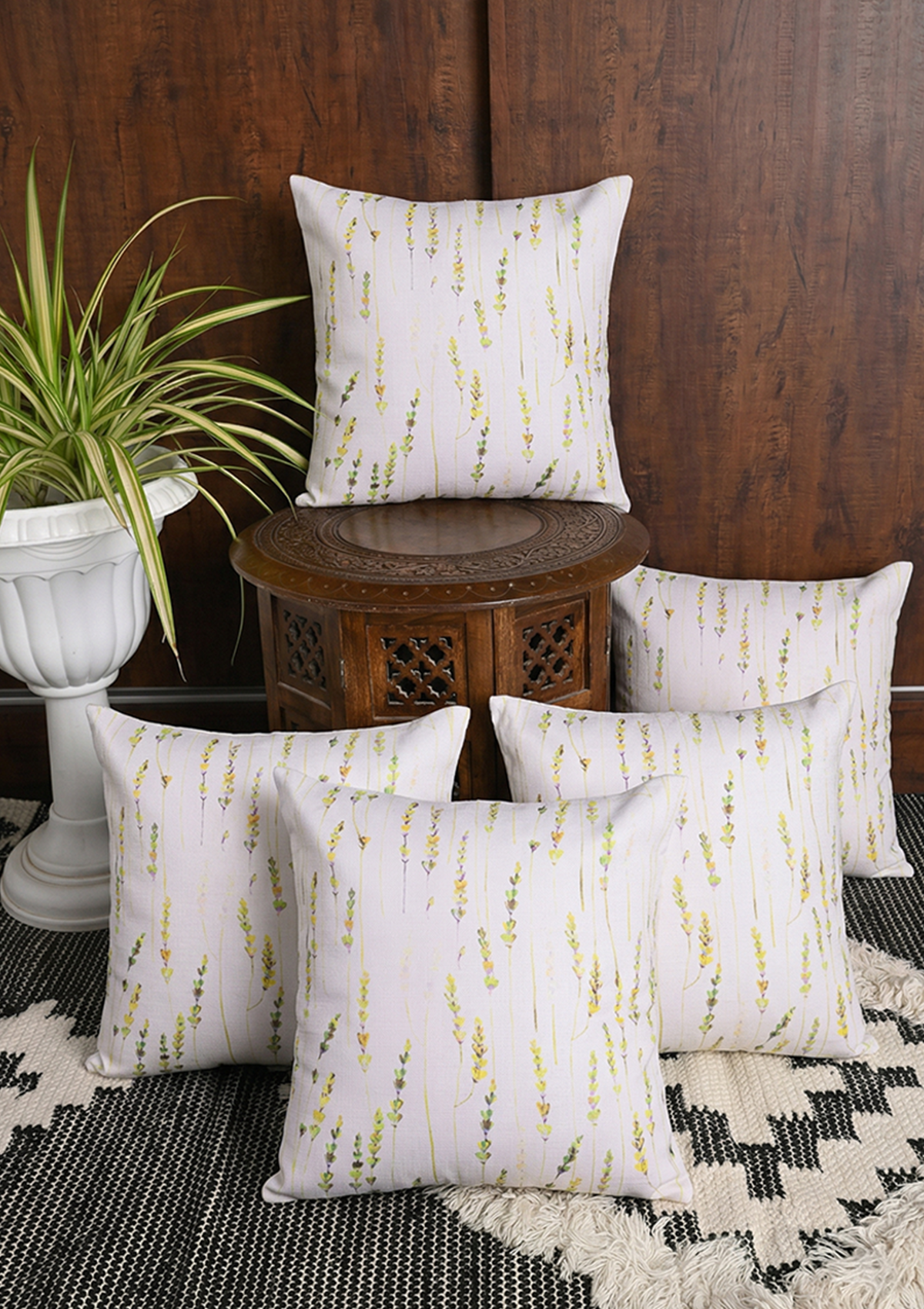 Green Long Leaf Printed Cushion Cover for Sofa &amp; Bed